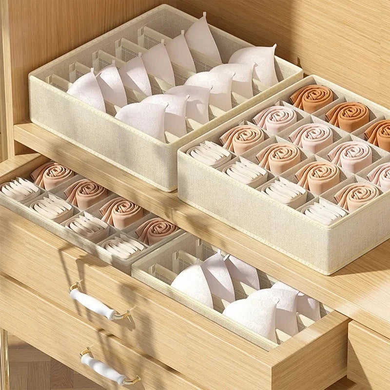 Rangement sous vêtement pliable et pratique