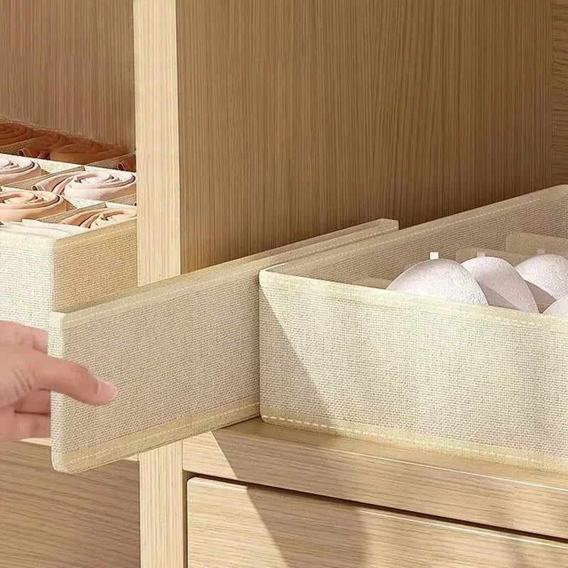 Rangement sous vêtement pliable et pratique